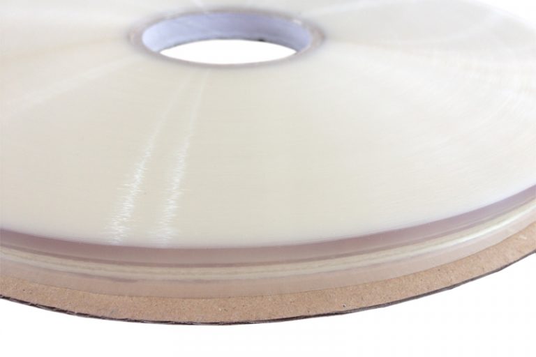 特殊定做的OPP封缄胶带，胶位在中间。