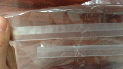 自粘胶袋 自粘胶袋上面会产生气泡。