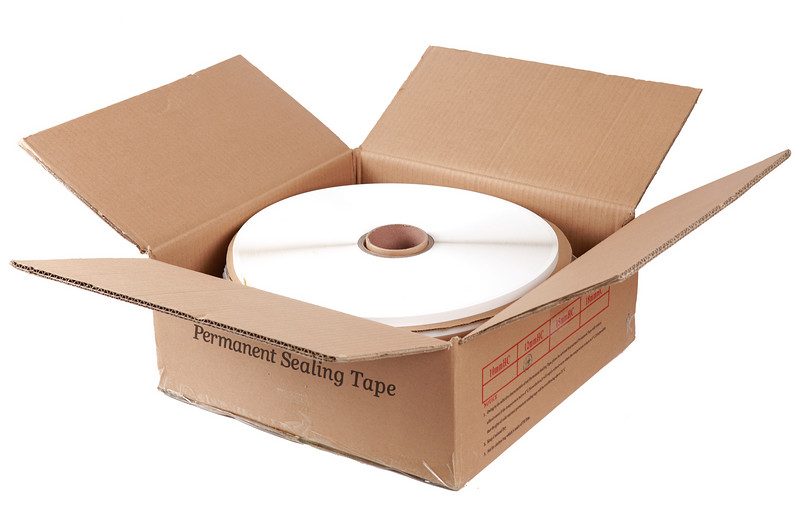 破坏性胶带包装主要由四部分组成：纸片，纸筒，塑料袋，纸箱。