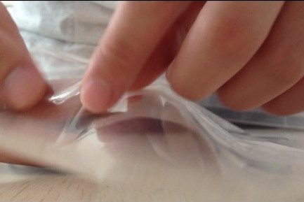 区分普通和双油封缄胶带的方法。