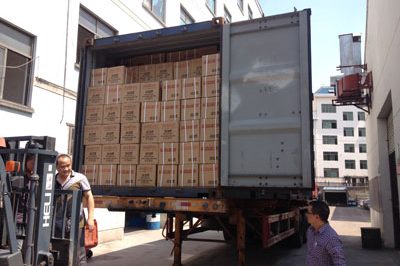 一整柜封缄胶带即将出口